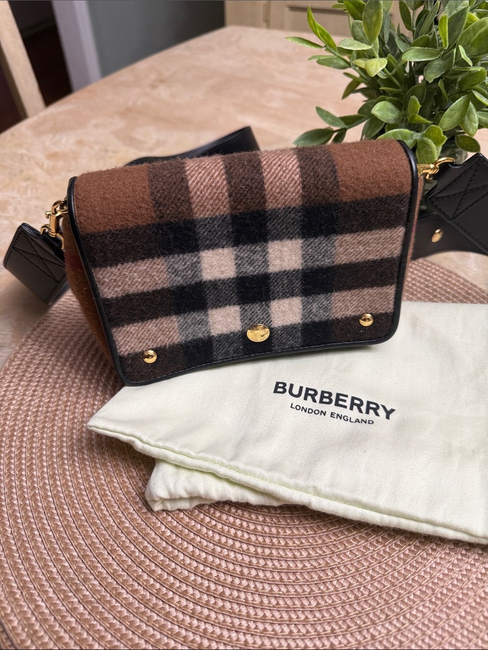 BURBERRY 🔥🔥Hackberry Check Cashmere Crossbody